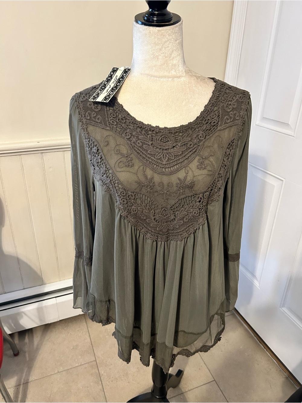Whimsical Bohemian NWT Ultra Pink Crochet Lace Olive Green Top Size Medium